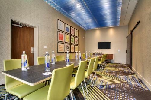 Hotel Holiday Inn Express & Suites - Summerville