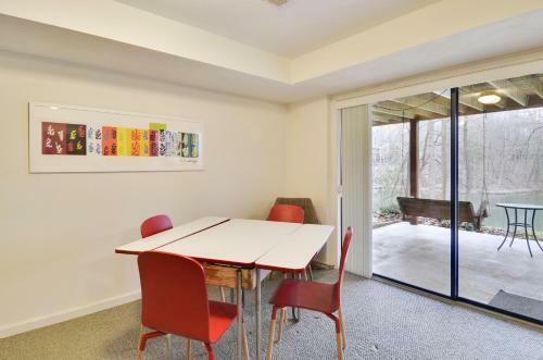 Hickory Hill Cottage