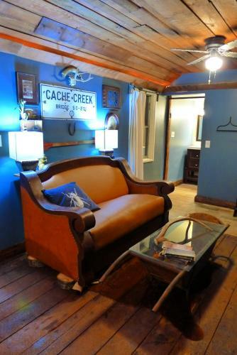 Motel Miner's Camp