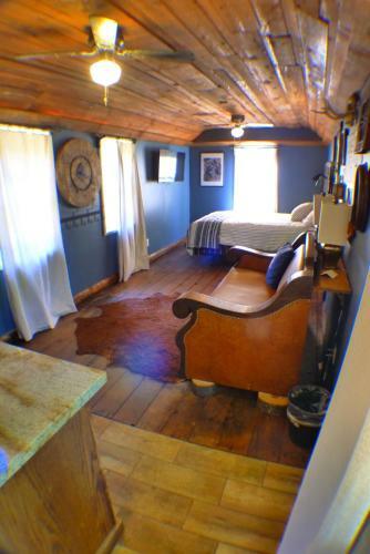 Motel Miner's Camp
