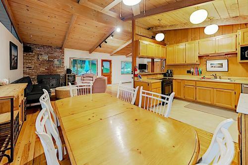 25 Toad Hollow Home