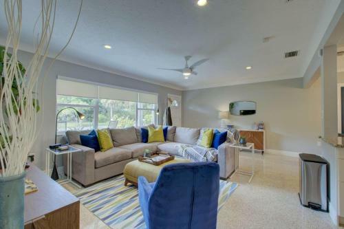 Sapphire Shores Pool Home