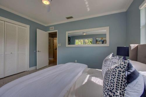 Sapphire Shores Pool Home