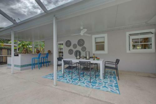 Sapphire Shores Pool Home