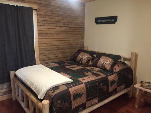 Wrens Nest Bungalow- Benton Tn