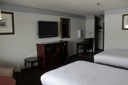 Hotel Shiretown Inn & Suites