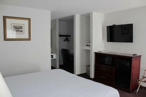 Hotel Shiretown Inn & Suites