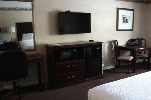 Hotel Shiretown Inn & Suites