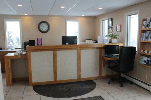 Hotel Shiretown Inn & Suites