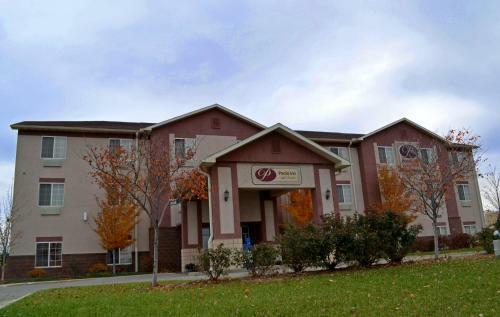 Hotel Paola Inn And Suites