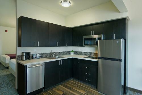Hotel Oxford Suites Sonoma - Rohnert Park