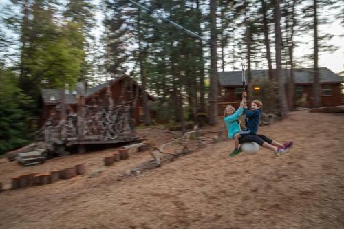Evergreen Lodge At Yosemite