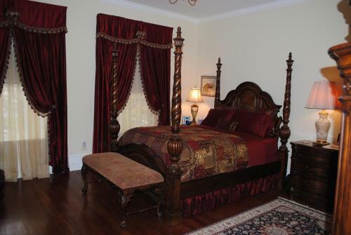 Trinkle Mansion Bed & Breakfast