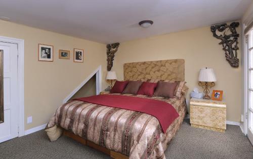 Noe's Nest Bed And Breakfast