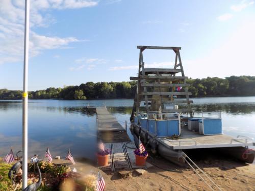 Stonewall House Lakeside Suite