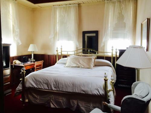 Posada Afton House Inn