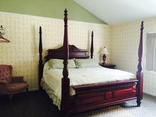 Posada Afton House Inn