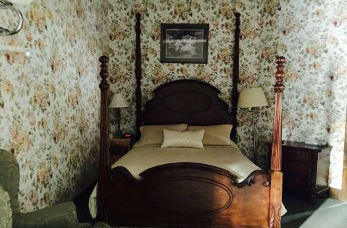 Posada Afton House Inn
