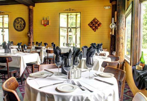Posada Afton House Inn