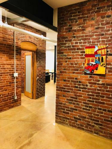 Awesome Lower Level Apartment Near Boston