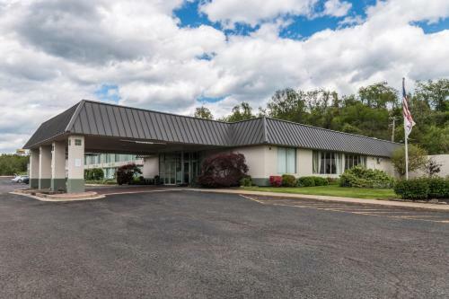 Suburban Extended Stay Hotel