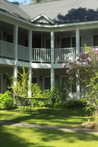 Posada The M-22 Inn Glen Arbor