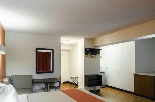 Hotel Motel 6 Westborough