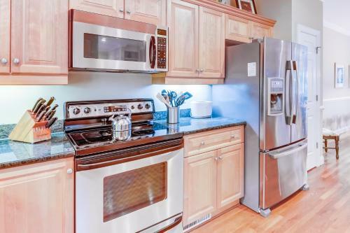 1006 Crooked Oaks Lane