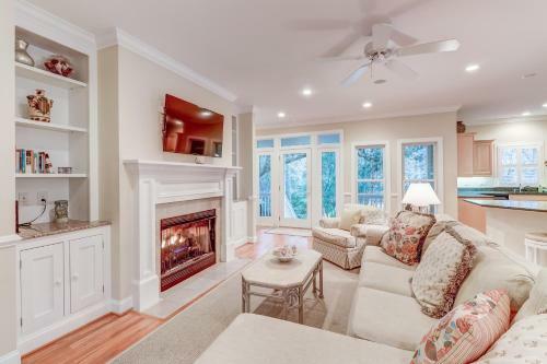 1006 Crooked Oaks Lane