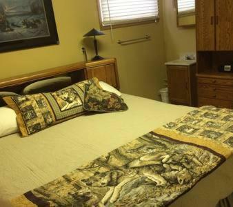 Bed & Breakfast Fox N Fireweed Cabins