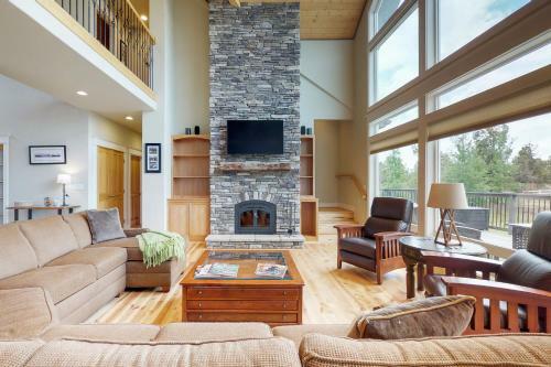 Bend Mountain View Retreat