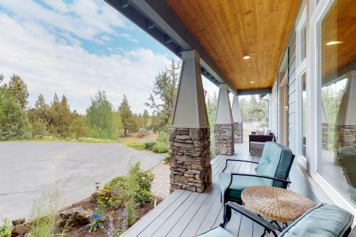 Bend Mountain View Retreat