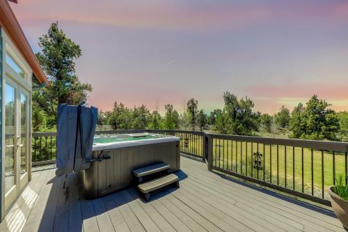 Bend Mountain View Retreat