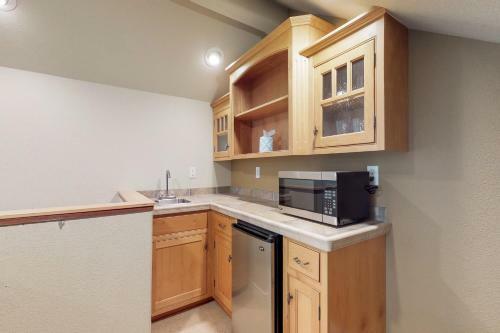 Bend Mountain View Retreat