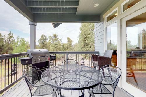 Bend Mountain View Retreat