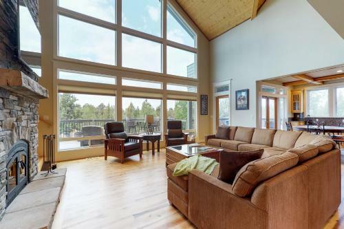 Bend Mountain View Retreat