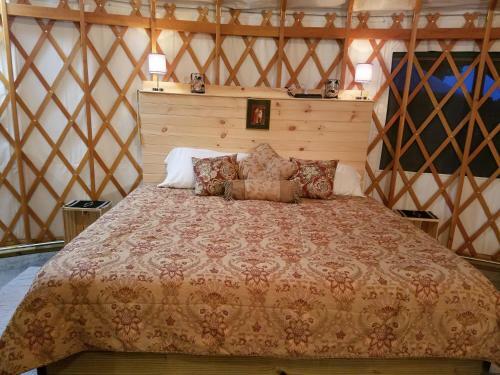 Yale Manor B&B & Yurt Glamping
