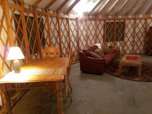 Yale Manor B&B & Yurt Glamping