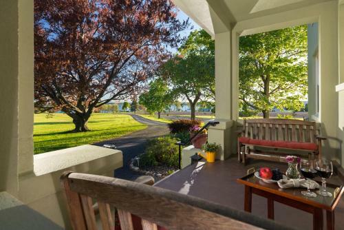 Yale Manor B&B & Yurt Glamping