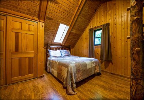 Sycamore - Hocking Hills Cabin