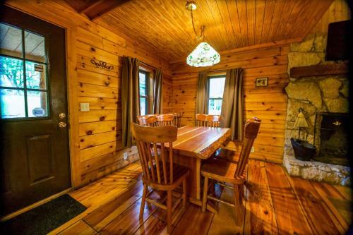 Sycamore - Hocking Hills Cabin