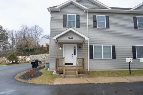 3 Bd Home Near West Point!