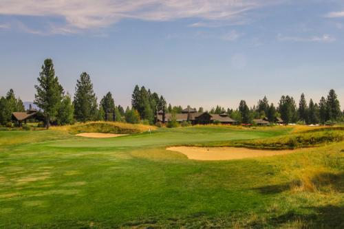 Caldera Lodge On The Pond