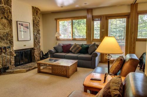 Cozy Slopeside Condo