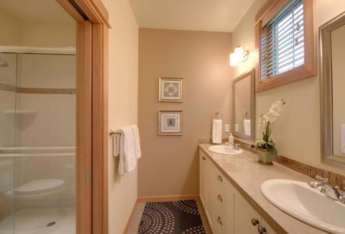 8 Fremont Crossing