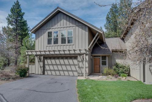 8 Fremont Crossing