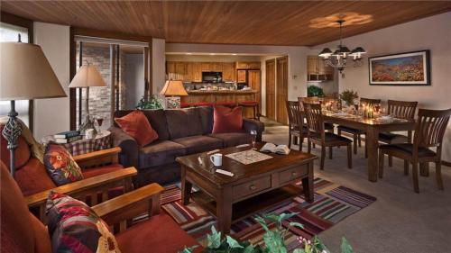 Dauphine: Chateau Chamonix - 2br Slopeside Luxury