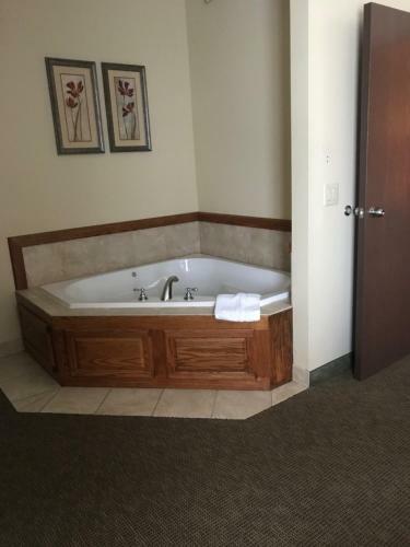 Hotel Randolph Inn And Suites