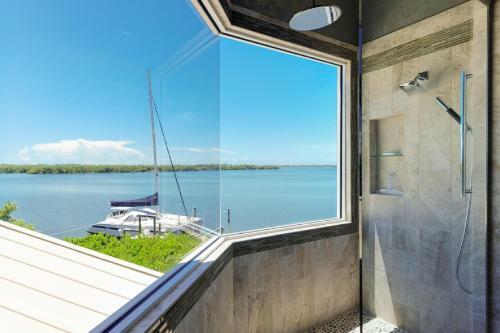 Bayhouse