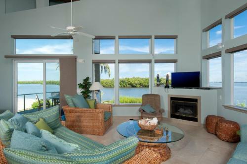 Bayhouse